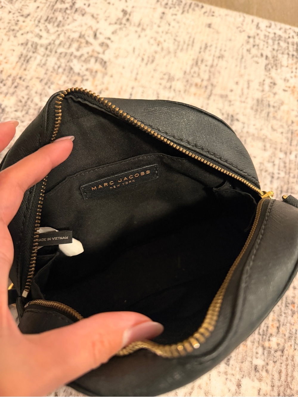 Marc Jacobs Black Leather Crossbody Bag - Picture 2 of 3